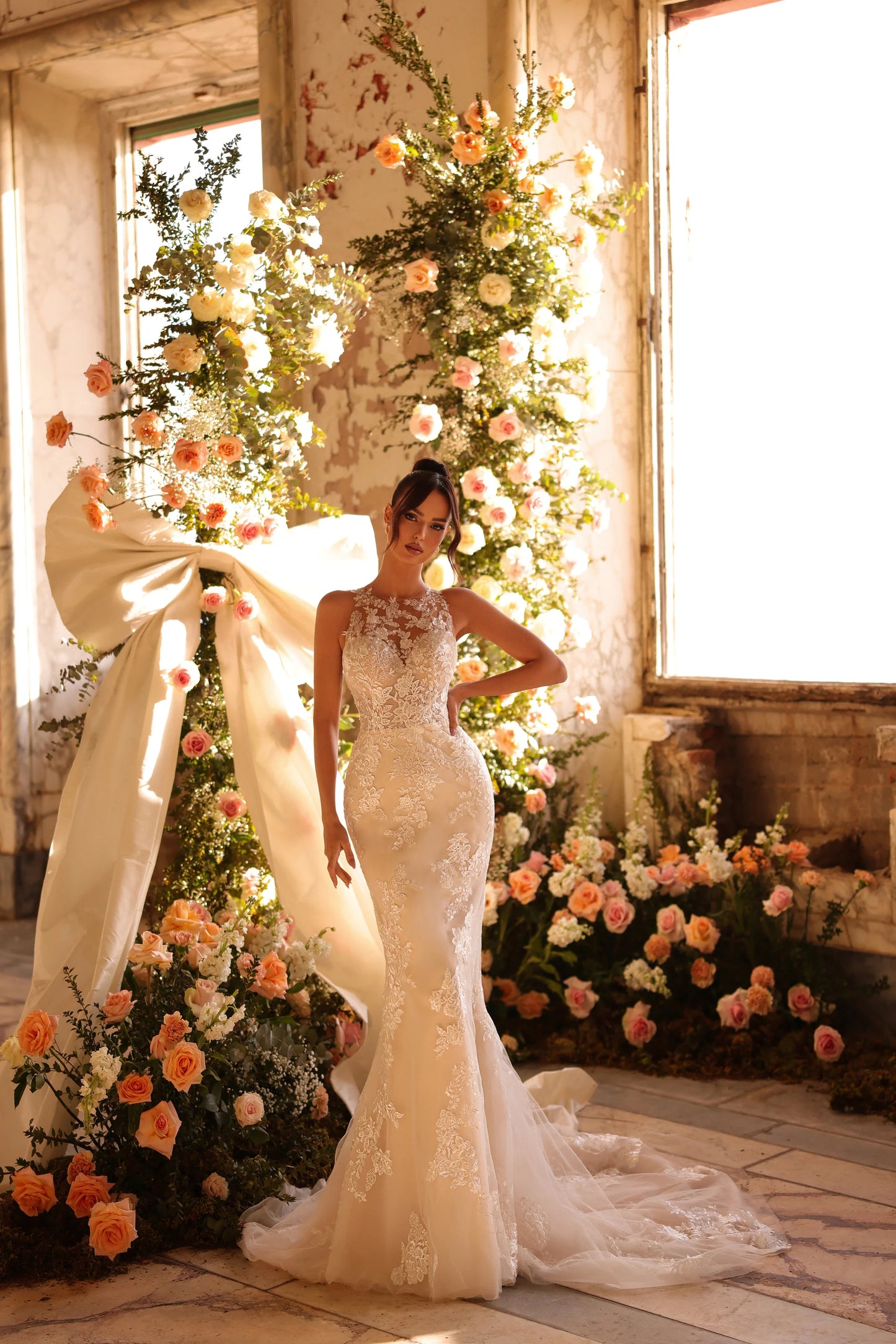 Romantic gown with detachable puff sleeves and soft tulle detailing